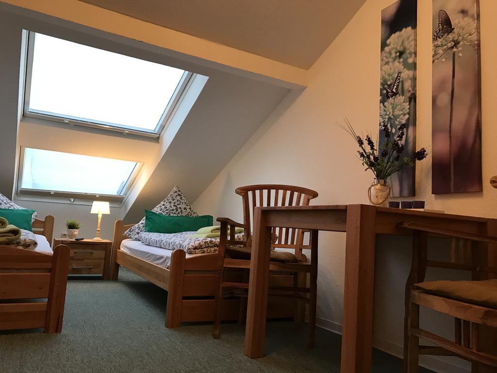 Leezdorfer Hof Hotel ภายนอก รูปภาพ