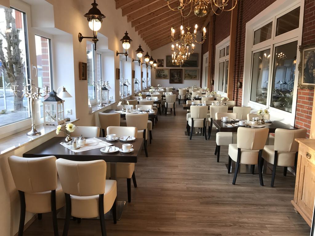 Leezdorfer Hof Hotel ภายนอก รูปภาพ