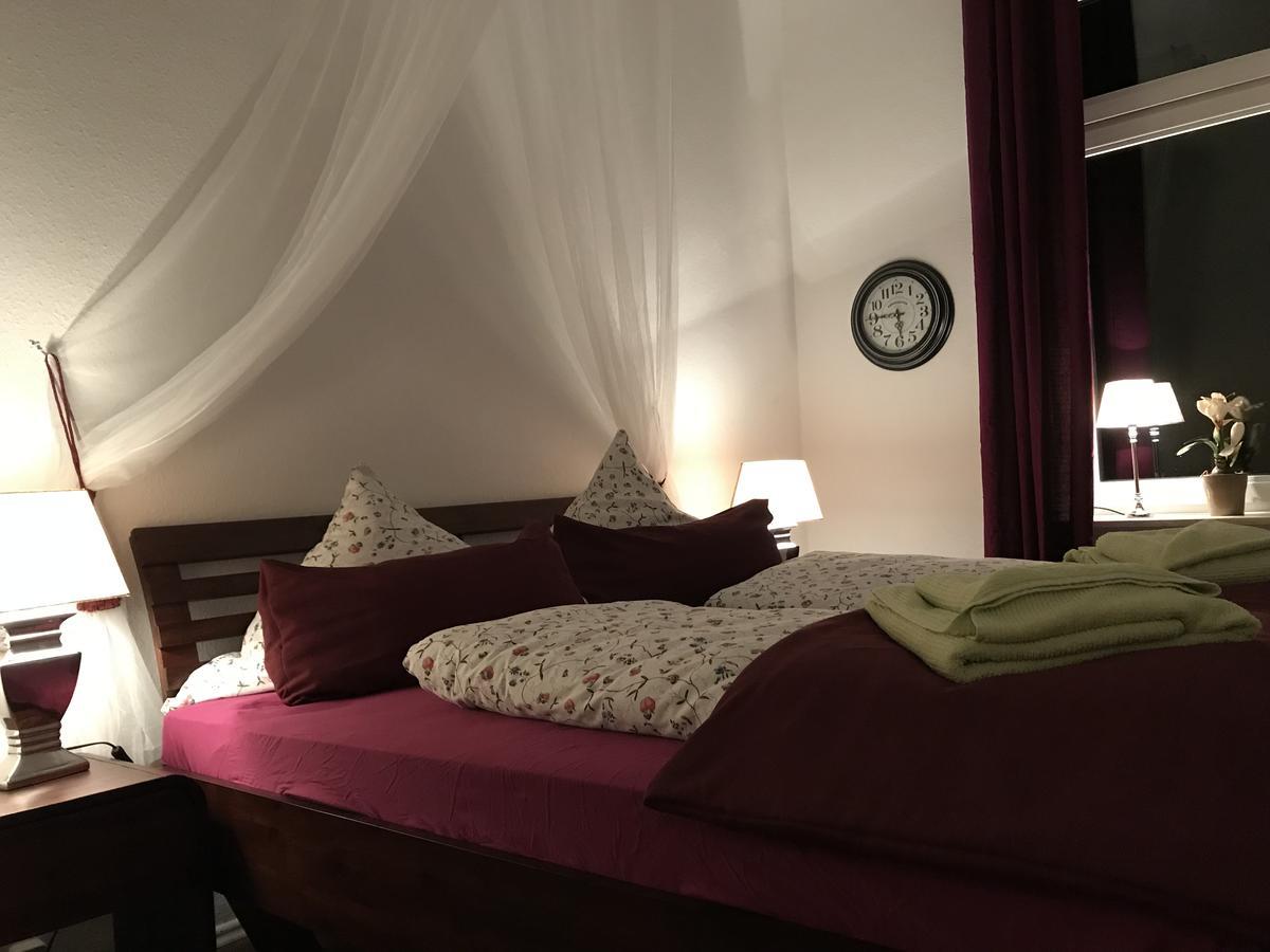 Leezdorfer Hof Hotel ภายนอก รูปภาพ